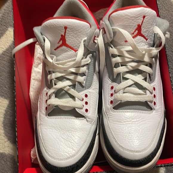 Fire red jordan 3 - Picture 5 of 6